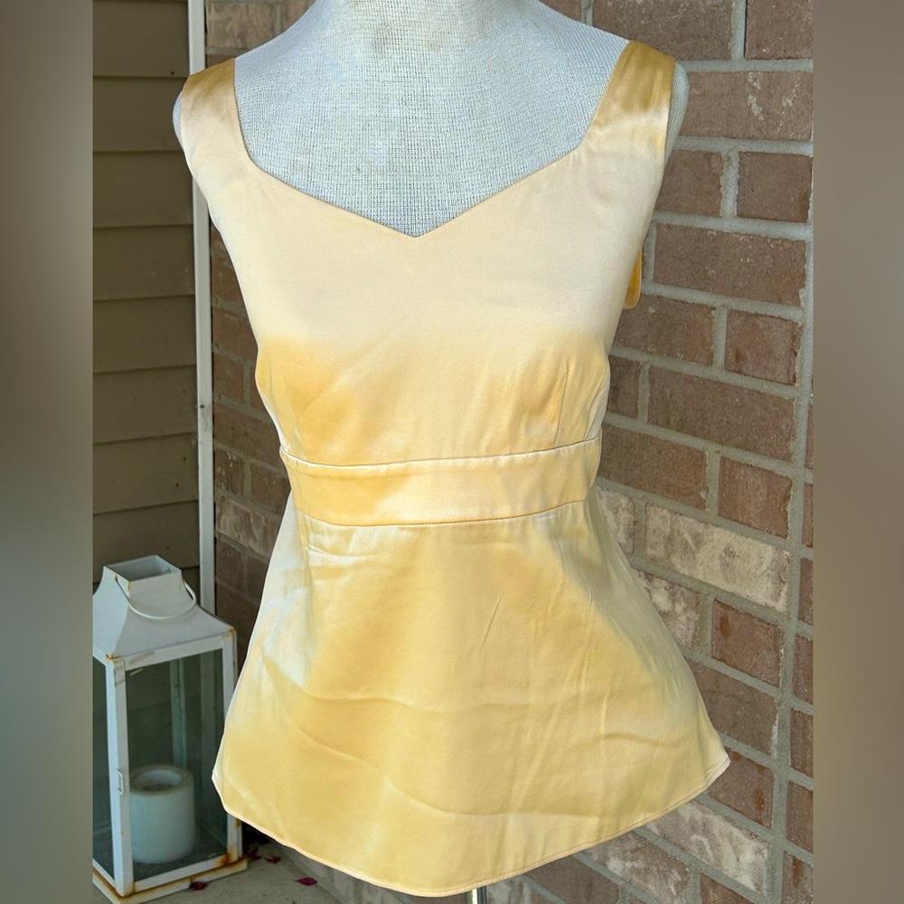 TALBOTS s10 Vintage 💯silk charmeuse peplum top. Looks new! Side zip Soft yellow